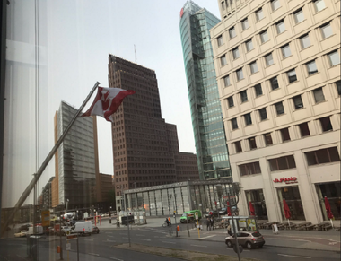 Alertă cu bombă la Ambasada Canadei de la Berlin