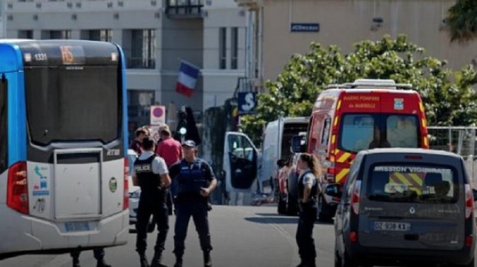 Bărbatul care a intrat cu un furgon în staţii de autobuz la Marsilia a făcut apel împotriva plasării sale în detenţie