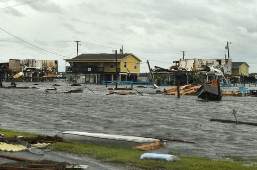 Preşedintele Trump a cerut congresmenilor 7,85 miliarde de dolari pentru a sprijini comunităţile lovite de uraganul Harvey