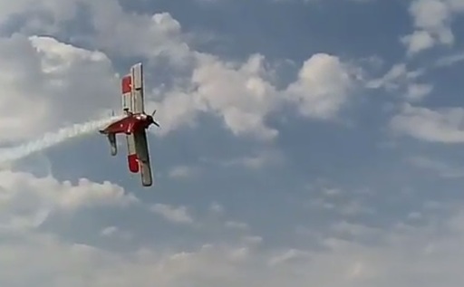 Rusia: Două persoane şi-au pierdut viaţa după prăbuşirea unui avion în timpul unei demonstraţii aeriene de lângă Moscova