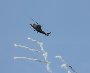 Belgia: Un pilot a căzut dintr-un elicopter militar în timpul unei demonstraţii aeriene din apropiere de Liege