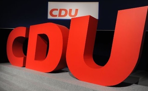 Germania: Un lider al conservatorilor Angelei Merkel susţine că mii de atacuri cibernetice au lovit site-ul CDU