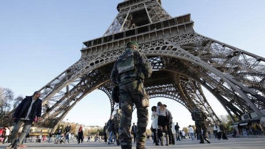Viitoarea lege privind lupta împotriva terorismului va fi evaluată în 2020, promite Macron; Franţa îşi înarmează dronele, anunţă Parly
