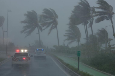 Aproape şapte milioane de oameni au primit ordin de evacuare în Florida şi Georgia, înainte de uraganul Irma