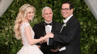 Mnuchin a cerut Casei Albe să folosească o aeronavă guvernamentală în timpul lunii de miere cu Louise Linton în Europa