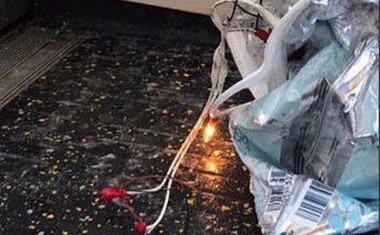 Londra: Pasageri răniţi din cauza panicii la staţia Parsons Green. Un incendiu la Harrow paralizează transportul feroviar