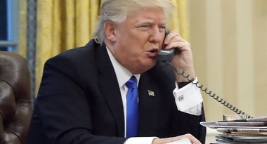 Trump o sună pe May ca să transmită condoleanţe după atentatul ”laş” din staţia de metrou Parsons Green