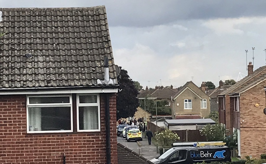 Percheziţie într-o casă la Sunbury, la opt kilometri de Heathrow, în cadrul anchetei cu privire la atentatul de la Pearsons Green