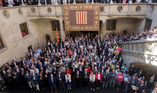 Primari catalani care susţin referendumul, convocaţi de justiţie la parchetele locale începând de marţi