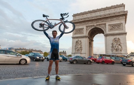 Ciclistul scoţian Mark Beaumont face ocolul Pământului în 78 de zile, depăşeşte întreprinderea fictivă a lui Phileas Fogg şi intră Cartea Recordurilor Guinness - VIDEO