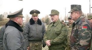 Forţele ruse nu vor rămâne în Belarus după jocurile de război Zapad 2017, dă asigurări Lukaşenko