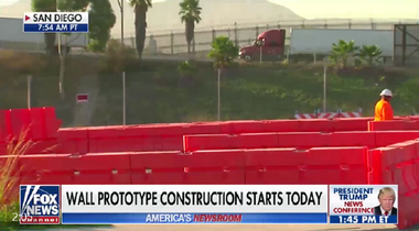 Guvernul american începe construcţia celor opt prototipuri ale zidului lui Trump de la frontiera dintre SUA şi Mexic