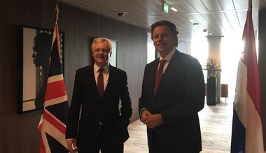 Şeful diplomaţiei olandeze Bert Koenders îi îndeamnă pe britanici ”să nu mai viseze cu ochii deschişi” şi să treacă la negocieri ”concrete” cu privire la Brexit