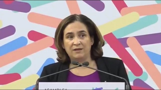 Primarul Barcelonei Ada Colau cere medierea UE în criza refrendumului