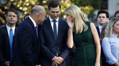 Casa Albă anchetează folosirea de către consilieri de rang înalt ai lui Trump a unor conturi private de e-mail 