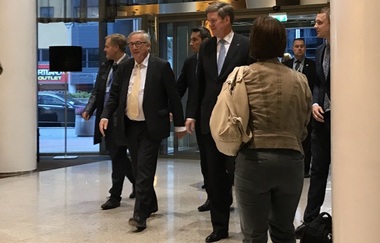 Juncker nu se aşteaptă la ”progrese suficiente”, în octombrie, în negocierea Brexitului; Varadkar este rezervat; May se declară optimistă
