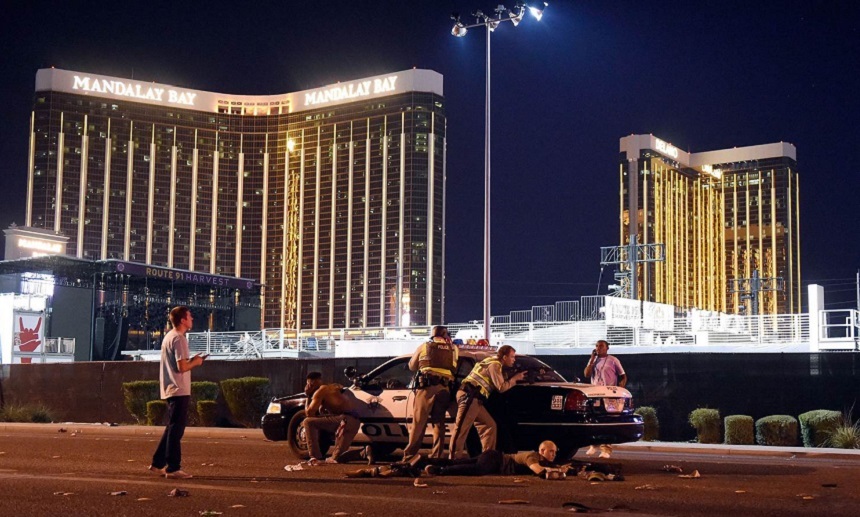 Peste 20 de oameni ucişi alţi peste 100 răniţi în atacul din timpul unui festival country la Las Vegas, anunţă poliţia