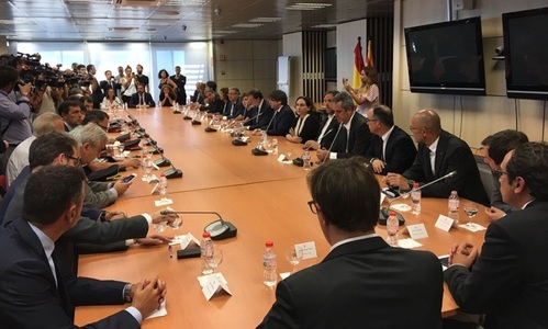 Cabinetul catalan îşi face planuri, într-o şedinţă cu uşile închise, cu privire la declararea independenţei