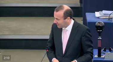 Manfred Weber îi cere Theresei May să-l demită pe Boris Johnson pentru că creează confuzie în legătură cu Brexitul