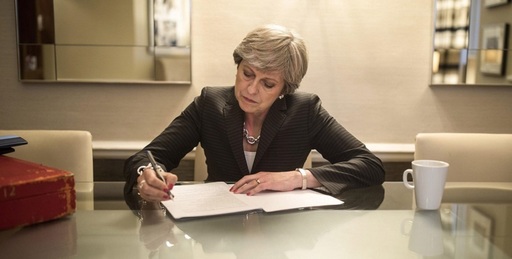 May se declară optimistă, într-o scrisoare deschisă, cu privire la un acord asupra drepturilor cetăţenilor după Brexit; grupul de presiune The3million ”nu este deloc de acord”