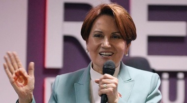 Vicepreşedinta Parlamentului Meral Aksener, prima femeie ministru de Interne, înfiinţează Partidul Bun şi vrea să candideze împotriva lui Erdogan la preşedinţie