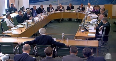 David Davis spune în Parlament că se aşteaptă ca negocierile Brexitului să continue până în martie 2019