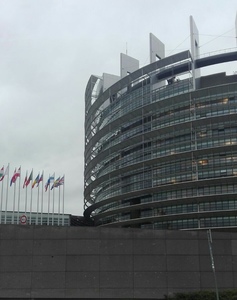 Parlamentul European anunţă că va începe negocierile cu guvernele ţărilor UE pe tema modificării directivei privind muncitorii detaşaţi