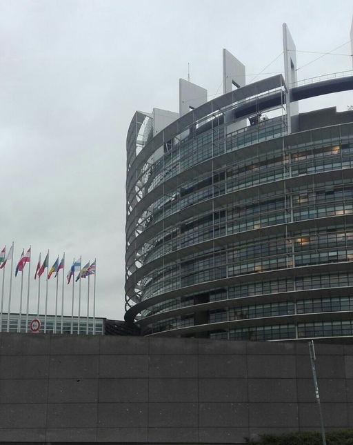 Parlamentul European anunţă că va începe negocierile cu guvernele ţărilor UE pe tema modificării directivei privind muncitorii detaşaţi