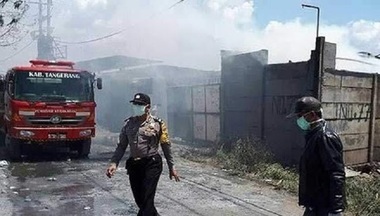 Cel puţin 23 de morţi la periferia Jakartei, într-un incendiu violent la o fabrică de artificii 