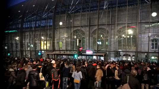 Gara din Strasbourg a fost evacuată şi circulaţia trenurilor întreruptă două ore, din cauza unei alerte cu bombă - VIDEO