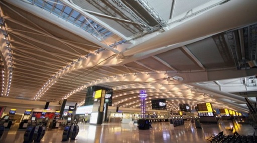 Anchetă în urma unei breşe în securitatea Aeroportului Heathrow de la Londra, privind inclusiv itinerariile reginei