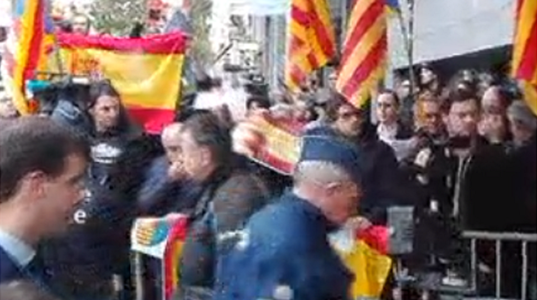 Mitinguri în favoarea independenţei Cataloniei şi unităţii Spaniei la Bruxelles în timpul conferinţei de presă a lui Puigdemont - VIDEO