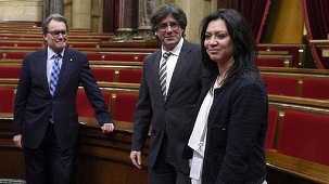Daily Mail: Soţia lui Puigdemont, românca Marcela Topor, ”nu ştie dacă-şi va mai vedea soţul vreodată”
