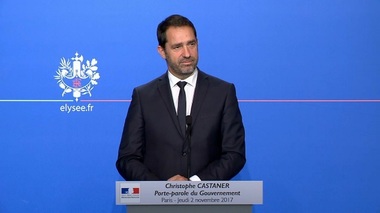 Macron reduce puternic numărul decoraţilor cu Legiunea de Onoare; Cancelaria i-ar putea retrage cea mai înaltă distincţie onorifică franceză dictatorului Bashar al-Assad
