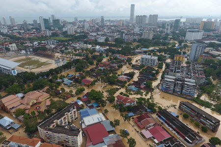 Cel puţin cinci persoane au murit în inundaţiile din Malaysia