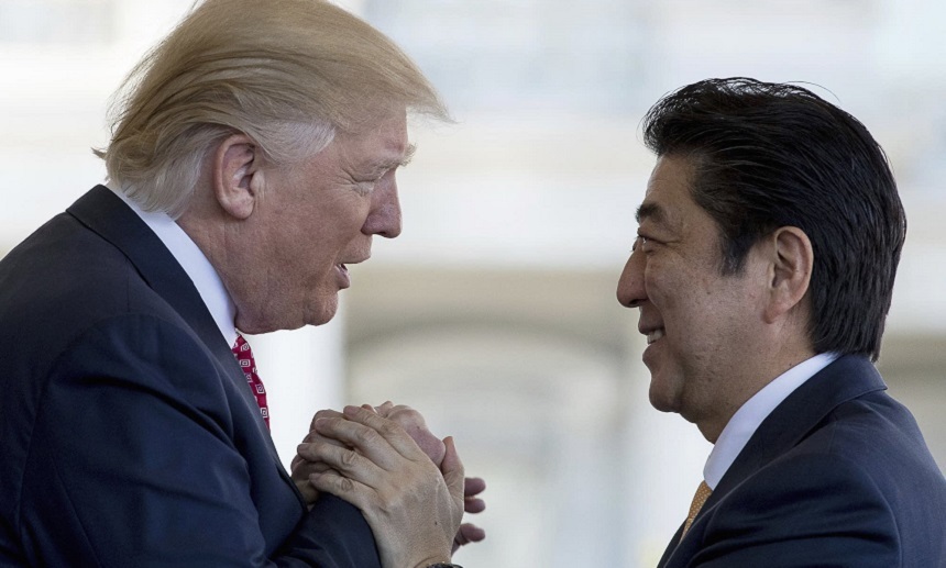 Trump îşi afişează, la Tokyo, fermitatea faţă de Coreea de Nord, la unison cu Abe