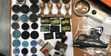 Reţea de vânzare de false documente de identitate, activă în întreaga Europă, destructurată de poliţia greacă