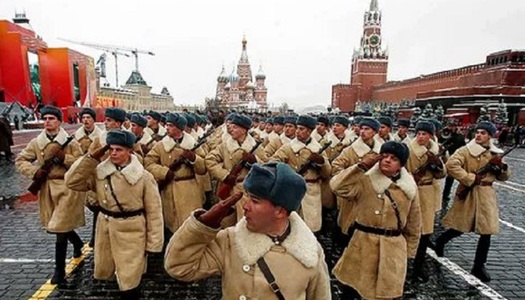 Kremlinul se teme de glorificarea schimbării de regim prin forţă şi marchează modest centenarul Revoluţiei din Octombrie