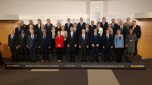 NATO dă undă verde recurgerii la tactici de război cibernetic şi unei reforme profunde a ”structurii de comandament” şi pregăteşte suplimentări de trupe în Afganistan