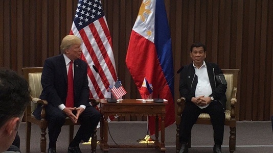 Trump îşi afişează, la Manila, complicitatea cu "Rodrigo"