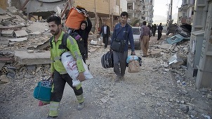 Peste 400 de morţi şi cel puţin 6.700 de răniţi în cutremurul de la frontiera între Iran şi Irak