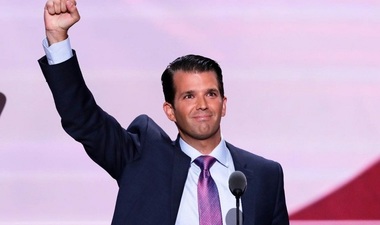 Trump Jr îşi publică mesajele de pe Twitter cu WikiLeaks după ce este acuzat în presă de contacte secrete cu grupul