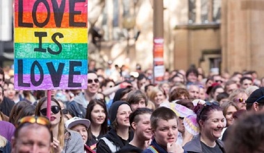Aproape 62% din 12,7 milioane de australieni au spus ”da” în consultarea prin poştă privind căsătoria între persoane de acelaşi sex