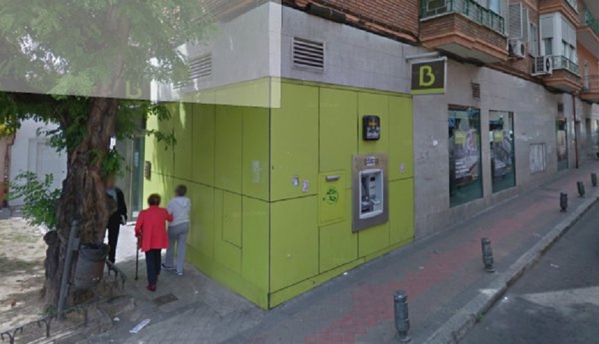 Bărbat arestat la o bancă la periferia Madridului după ce a luat mai mulţi ostatici într-o tentativă de jaf armat, încheiată fără răniţi