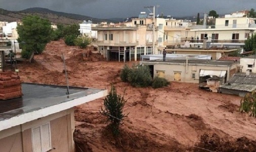 Bilanţul victimelor inundaţiilor din Grecia a ajuns la 20 de morţi