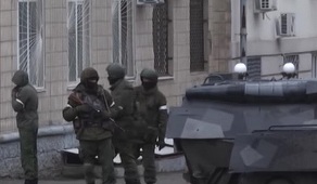 Bărbaţi înarmaţi blochează ”capitala” separatistă Lugansk