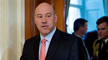 Consilierul pe probleme economice Gary Cohn a încercat să scape de Trump la telefon, dezvăluie senatorul democrat Tom Carper; Casa Albă dezminte