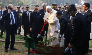 Papa Francisc îndeamnă, în Bangladesh, la acţiune în vederea soluţionării crizei umanitare rohingya