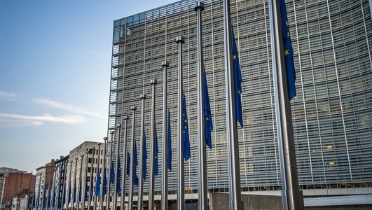 Bruxellesul propune statelor membre UE să înfiinţeze un Fond Monetar European la jumătatea lui 2019