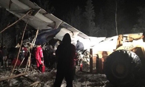 Mai mulţi răniţi în Canada, în urma prăbuşirii unui avion cu 25 de persoane la bord la scurt timp după decolare